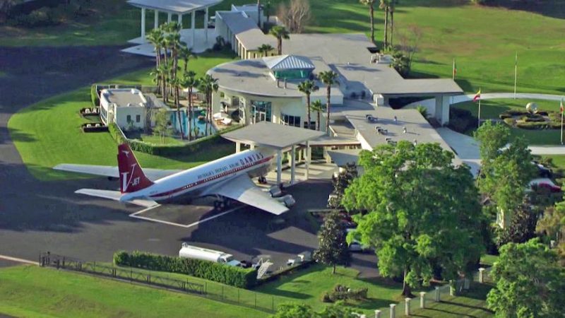 Travolta's House Is an Airport! | Problem with your flight ...